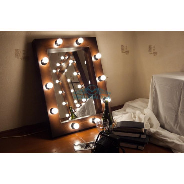 Зеркало визажиста Adrian